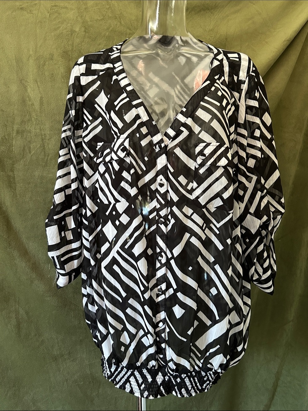 Torrid Black & White Geometric V-Neck Top